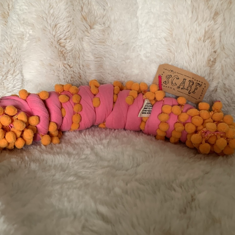 NWT Pom Pom scarf!